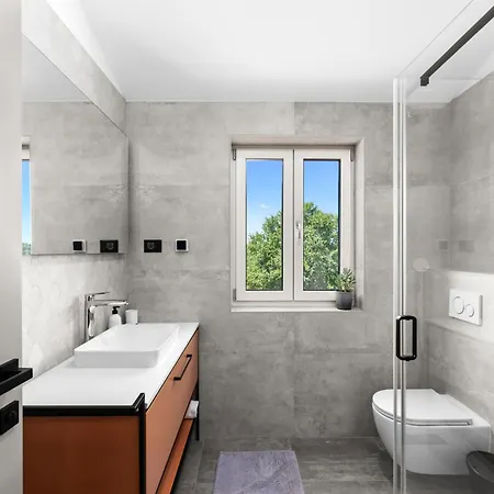 Villa Pet Friendly For Up To 8 People With Private Pool & Playground In Istria