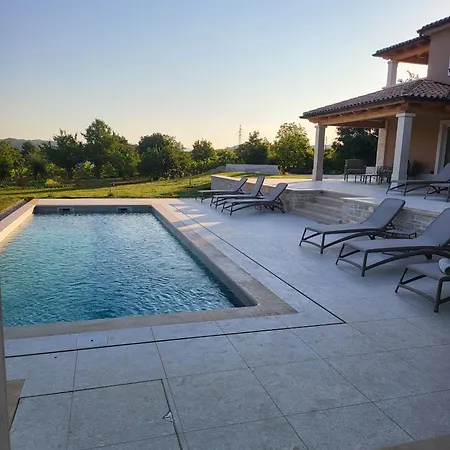 Vila Pet Friendly For Up To 8 People With Private Pool & Playground In Istria *