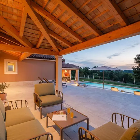 Villa Pet Friendly For Up To 8 People With Private Pool & Playground In Istria