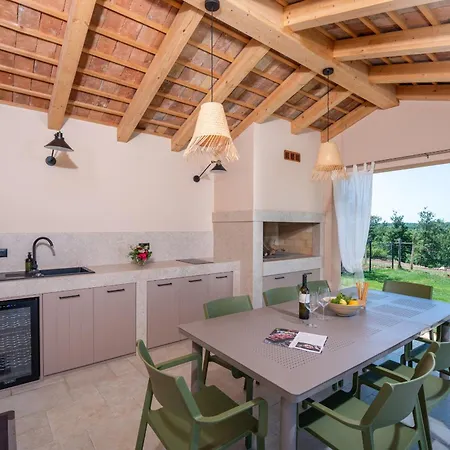 Pet Friendly For Up To 8 People With Private Pool & Playground In Istria Vila Pazin
