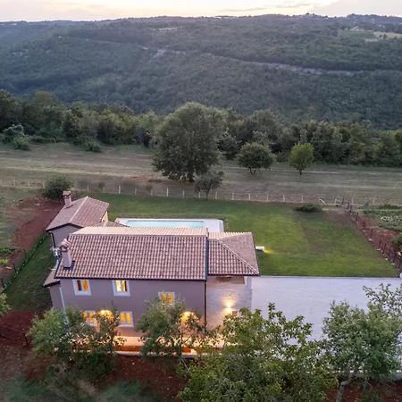 Vila Pet Friendly For Up To 8 People With Private Pool & Playground In Istria *