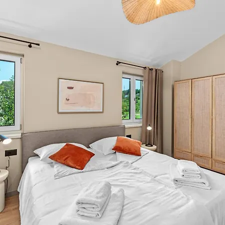 Pet Friendly For Up To 8 People With Private Pool & Playground In Istria Vila Pazin