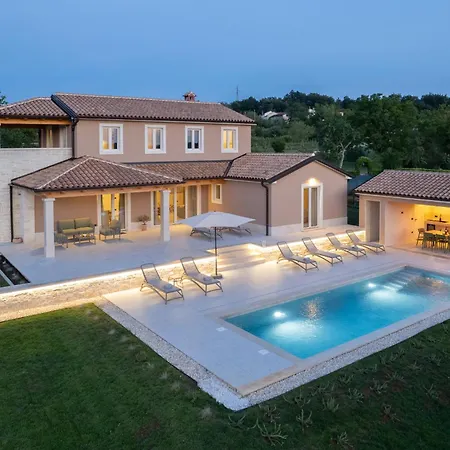Vila Pet Friendly For Up To 8 People With Private Pool & Playground In Istria Pazin