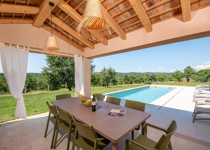 Villa Pet Friendly For Up To 8 People With Private Pool & Playground In Istria