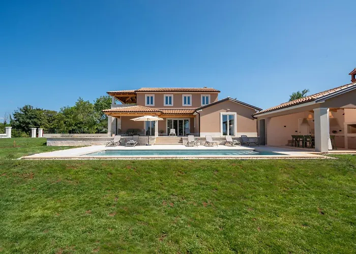 Pet Friendly For Up To 8 People With Private Pool & Playground In Istria