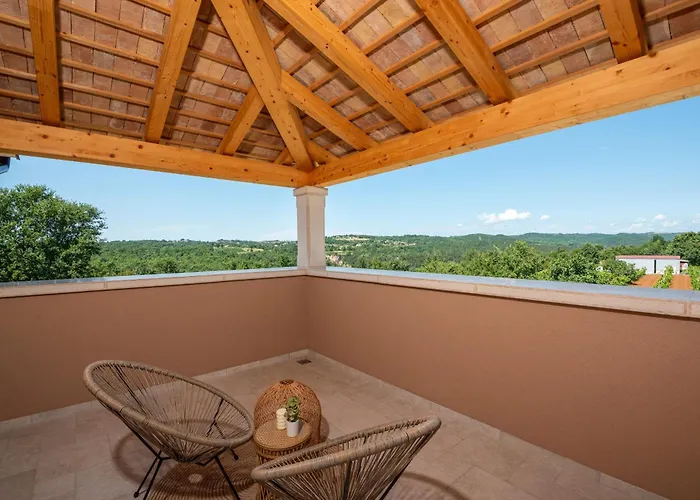 Villa Pet Friendly For Up To 8 People With Private Pool & Playground In Istria